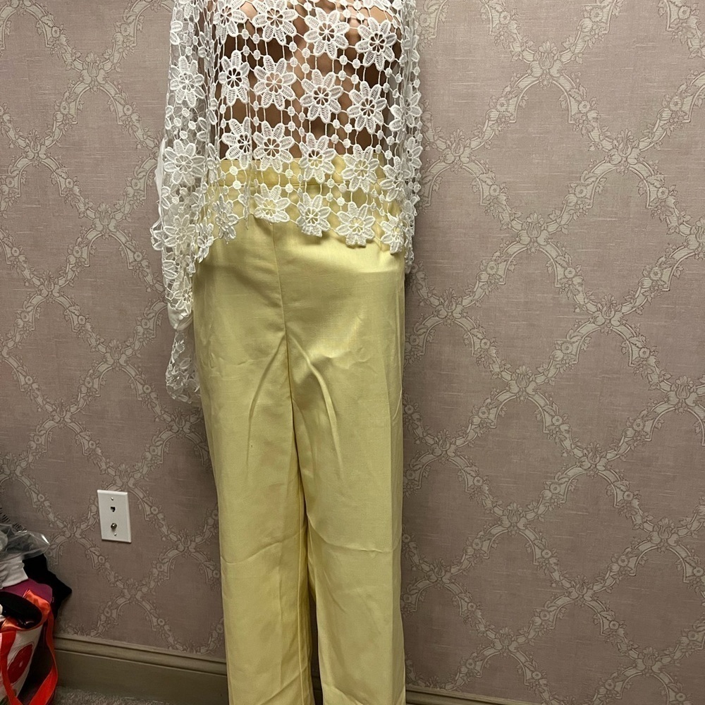 Plus size Alford and Donner size 24 yellow slacks. BRAND NEW